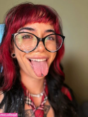 Ne0nprincess - Probably the only place I can post these selfies