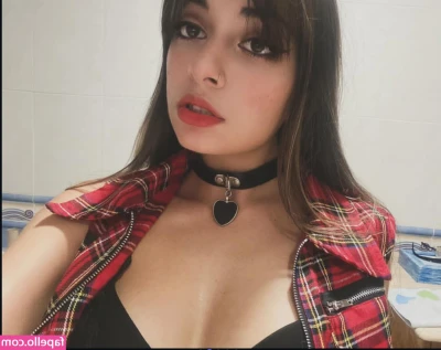 Lorena Lawliet [ lorena-lawliet-1 ] - was playing video game when @ggboyfeet decided to record me and