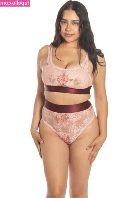 Starg1rlmj - Going online my lovelies! Chaturbate.com/akgingersnaps