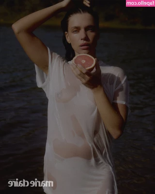 Bruna Linzmeyer [ bruna-linzmeyer ] - You know Im going to destroy you... And yet, here you are.