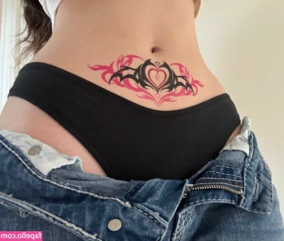 suko_vt [ suko-vt ] - need your mouth on these 👄