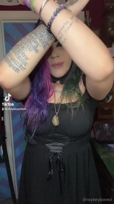 bonezxxx - Do you like my dress? Let me know with a tip!