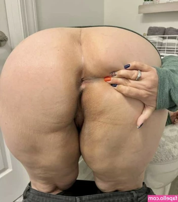 Nicole Dahlia [ nicole-dahlia ] - I m really ticklish