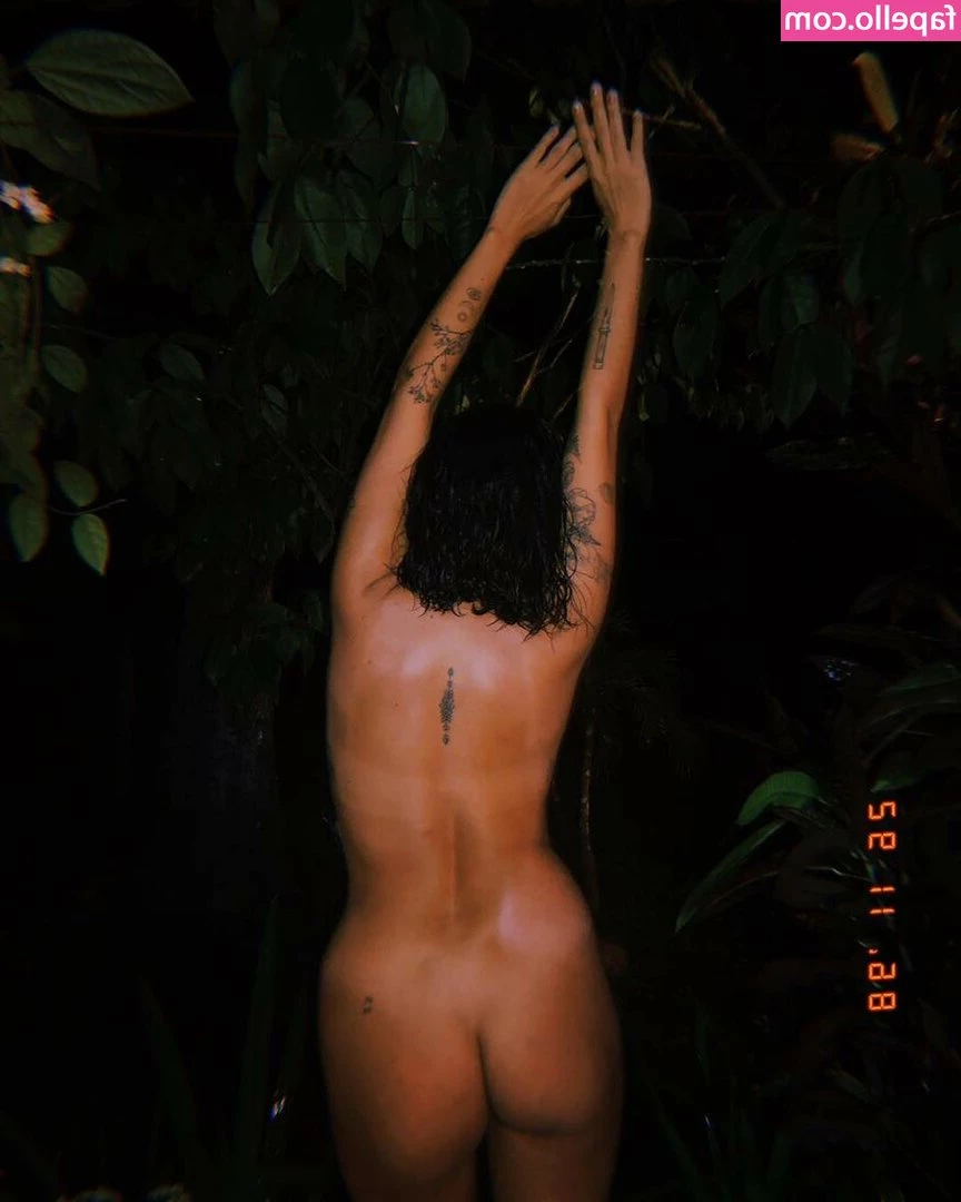 Laura Vicente [ laura-vicente ] - Bite it  baby