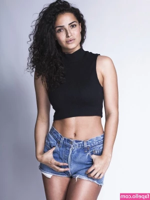 Anna Shaffer [ anna-shaffer ] - To sleep in pajamas is too hot for me - only one part is enough