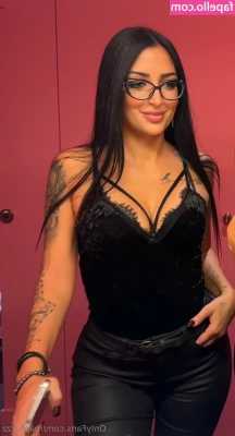 mariluzzz - See you on Chaturbate in an hour
