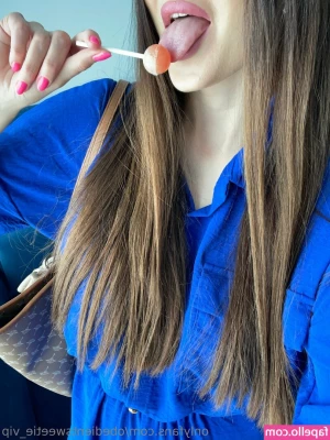 obedientsweetie_free [ obedientsweetie-free ] - So  there a couple  model accounts  that wanna add my clip to their