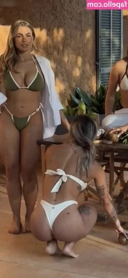 Lenaknk - He came all over my big tits altho it's harder to see with my pale