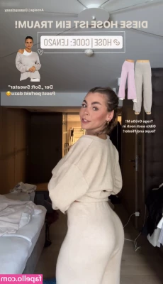 Lenaknk - Do you love this phat pussy?