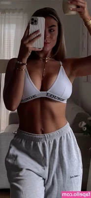 Lenaknk - My body wants to spin with you in a druunk  hot dance on the crib