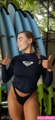 Lenaknk - Mmm.. 👟🦶🏻🥑