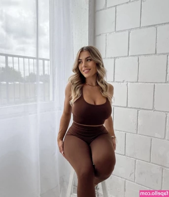 Lenaknk - Booty and soles