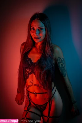 domina_luxx [ domina-luxx ] - Last night we decided to play around with the red lights on   enjoy