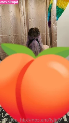 tgirl_autumn [ tgirl-autumn ] - Still chillin  gonna go live soon when my week from hell is done