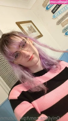 tgirl_autumn [ tgirl-autumn ] - Happy HUMP day  I hope you are enjoying your day  Here is a glimpse