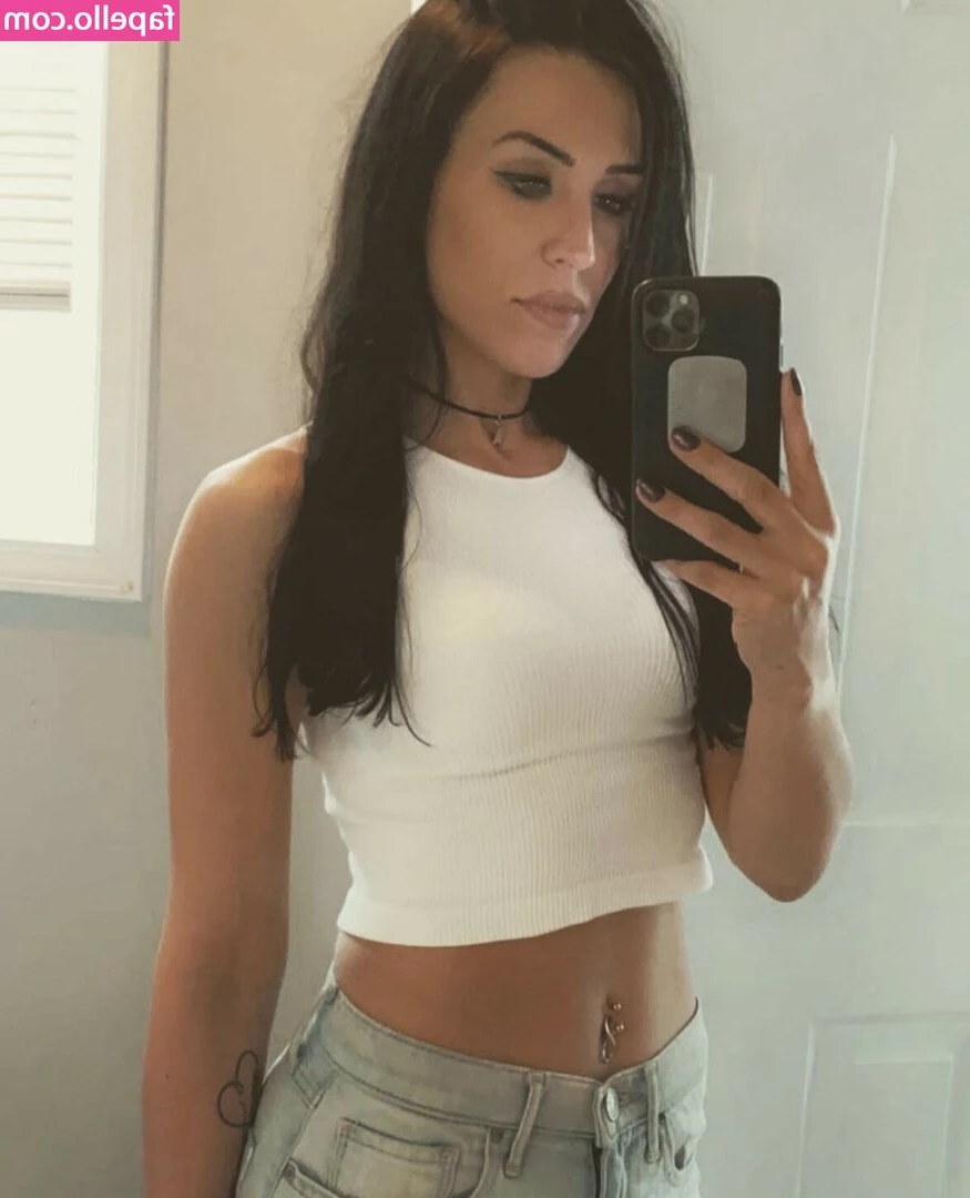 Ashley Giorgio [ ashley-giorgio ] - Isn’t this outfit hot ! Come get me naked for u baby