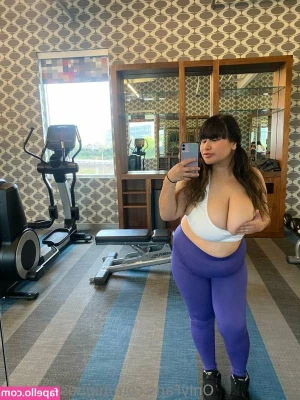 Busty Sweetheart [ busty-sweetheart ] - i just sent a girlfriend roleplay / girlfriend experience toying