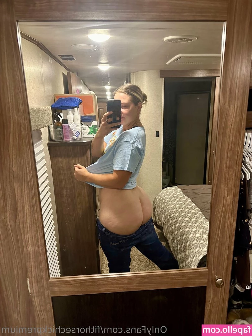 fithorsechickfree - If you can't stand the curves, get off the highway...⏳