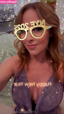 prestontaylor - Text  l_alicebbgirl_l   hun  and she ll share her sweetest wishes