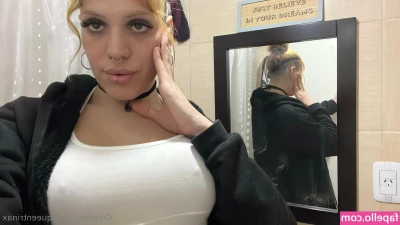 queentrinax - Kiss my muscles  baby