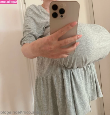 Leoniagold [ leoniagold-1 ] - AFTER MY DAILY RUNNING  DO YOU FEEL MY HOT SOLES FAGG  HAHAHAHA TAKE