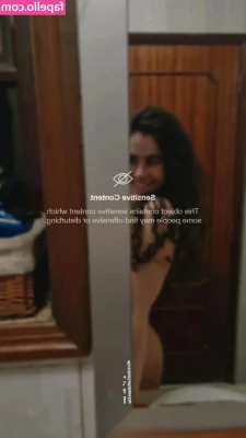 Liliana Freire [ liliana-freire ] - Surprise at the end lol  feetfun  prettyfeet  whitetoes  footfun