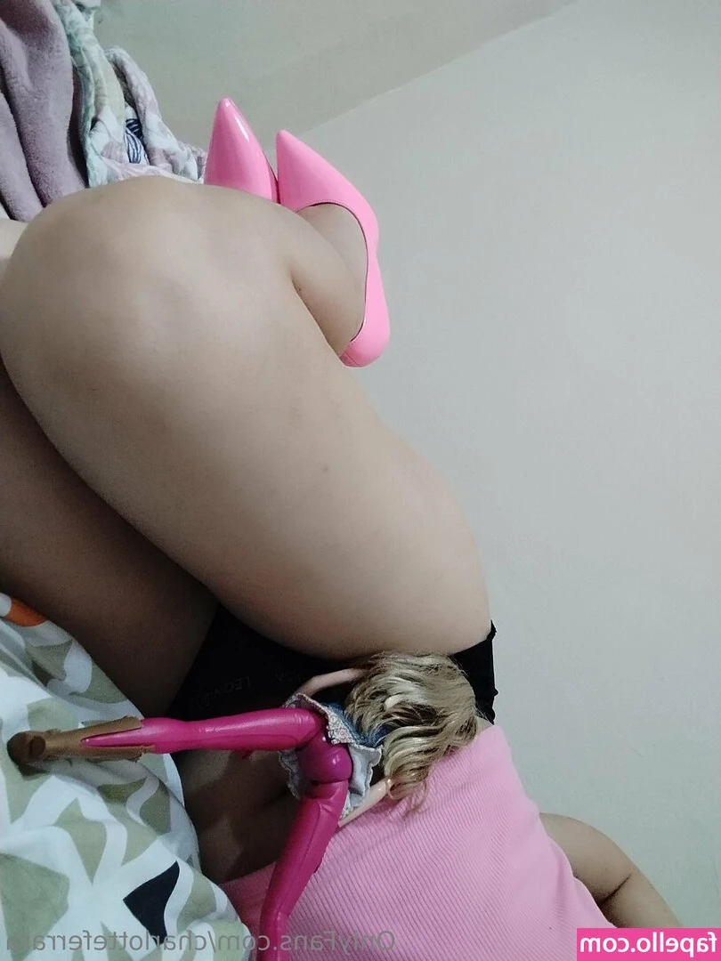 charlotteferrara - What could we do when no one’s around? ;) 💦💦