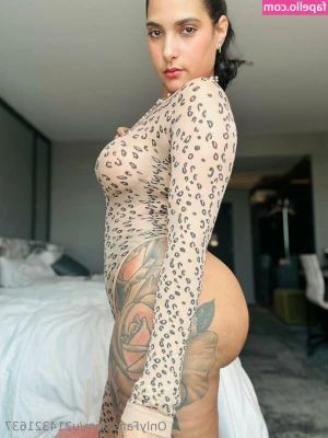 Beachlovaa5 - I am on my knees… what’s next? 😈💦💦💦