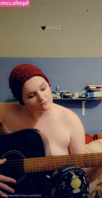 roll4seduction - Red lipstick makes me feel even sexier! 💋 Want to cum over? 😜
