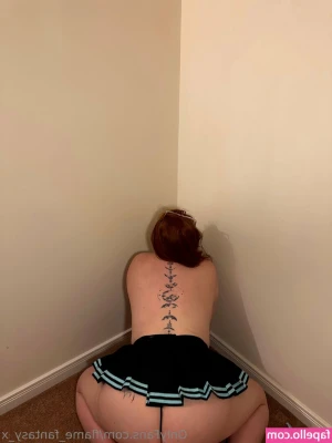 flame_fantasy_x [ flame-fantasy-x ] - @truenorthfeet worshipping my feet and enjoying some time in subspace