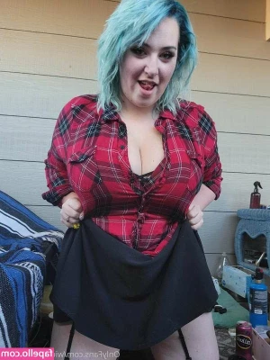 Miss Morgan [ miss-morgan ] - Tight and pink, just how you like it 🍑