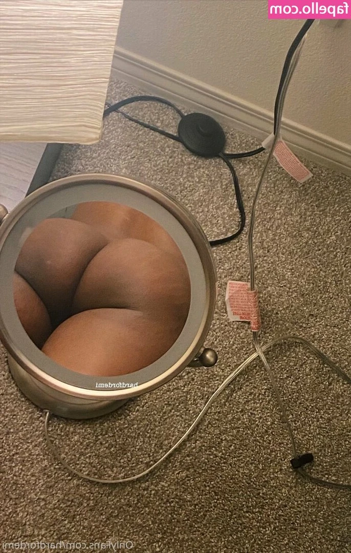 nutfornikita - what can I say, I wanna ride dick even when it’s particularly
