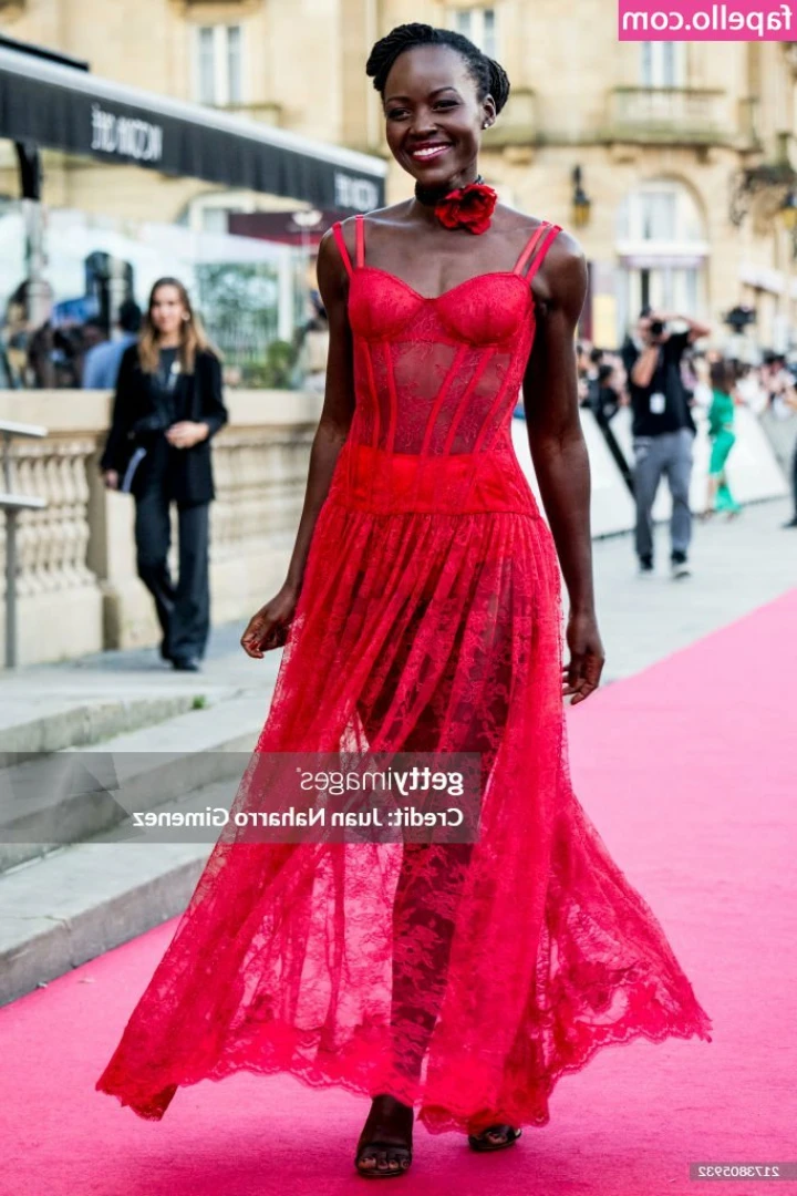 Lupita Nyong'o [ lupita-nyong-o ] - Happy national flip flop day 💜💜💜