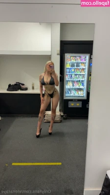 elenaraye - 🖤 what do you think about my new 💅🏽?