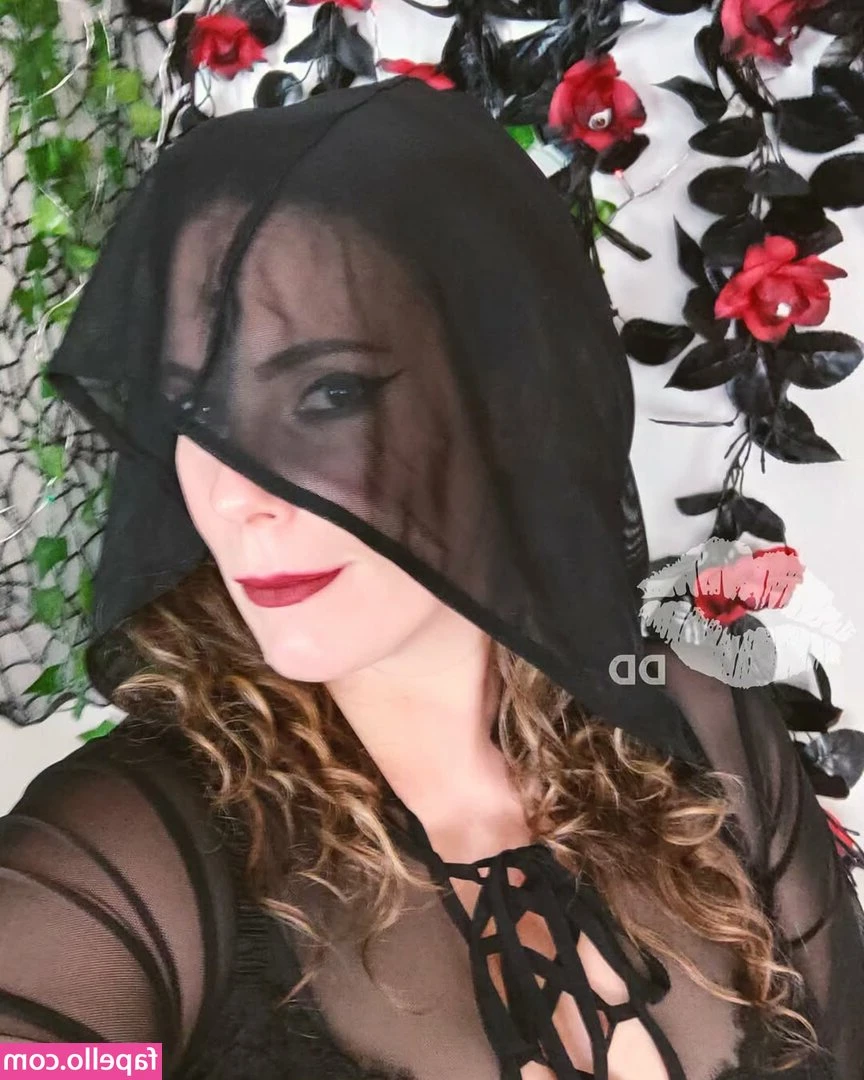 Daisy Dixon [ daisy-dixon ] - Spoiling you for Suck It Saturday: raw footage you won't see in the