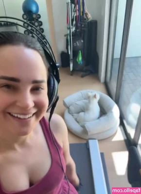 Rosanna Pansino - I want to hear a "Thank You" for letting you stroke all the