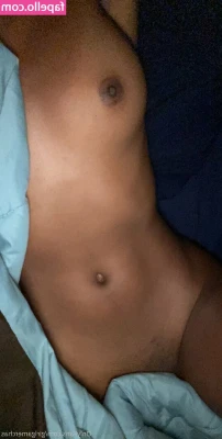 GirlGamerChas - Should I start making b/g content?  I’m really not comfortable