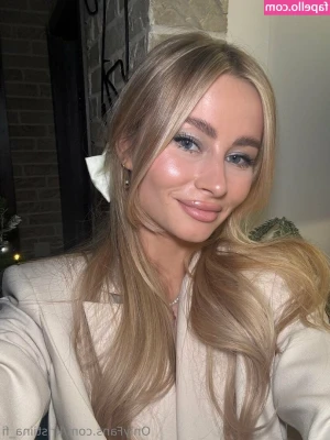 kristiina_fi [ kristiina-fi ] - i’m gonna livestream tomorrow night around 9pm pacific time! pls