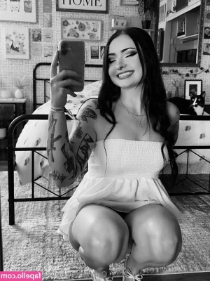KayleyGurlXo - I’ve gotten more than a few requests to see my tongue… so this is