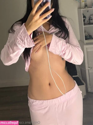Angeifei [ angeifei-2 ] - Let's play a game! 😈🥳 it's called rate my body! average-5;