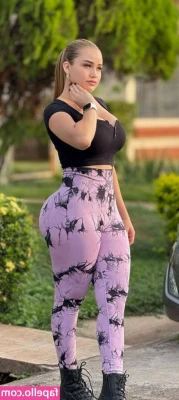 Salma Flores [ salma-flores ] - Can you help me and dry my hair ? 🧖 💦