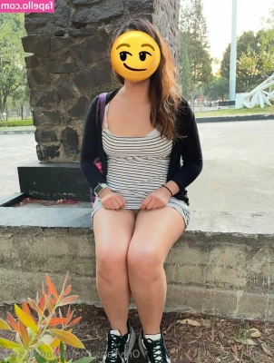 amanda_sexi [ amanda-sexi ] - what did you expect when you looked up my skirt?