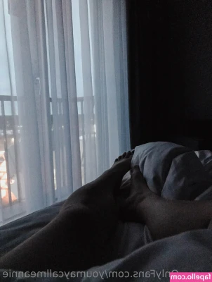 youmaycallmeannie - does my ass look fat here