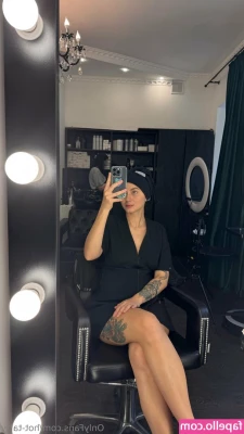 hot-tatty - I need a butt massage, who will give it to me? 🤔