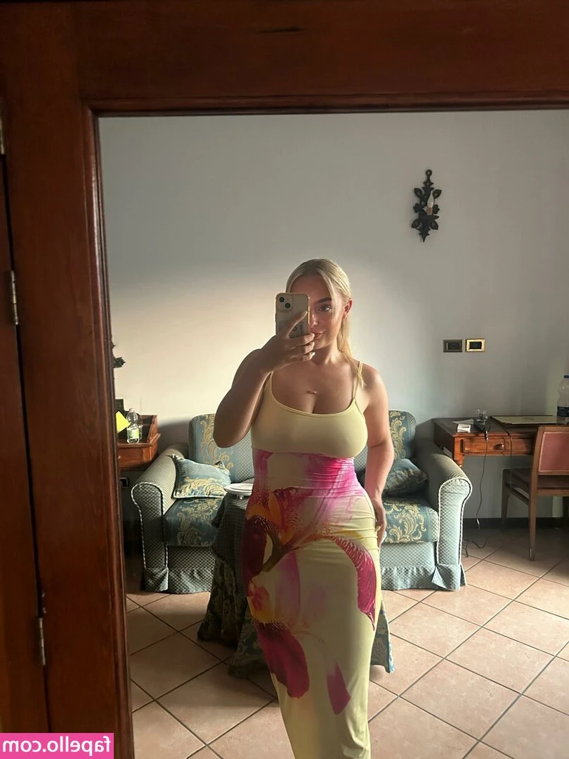 Emily Hewertson [ emily-hewertson ] - Wore this dress out today ;)