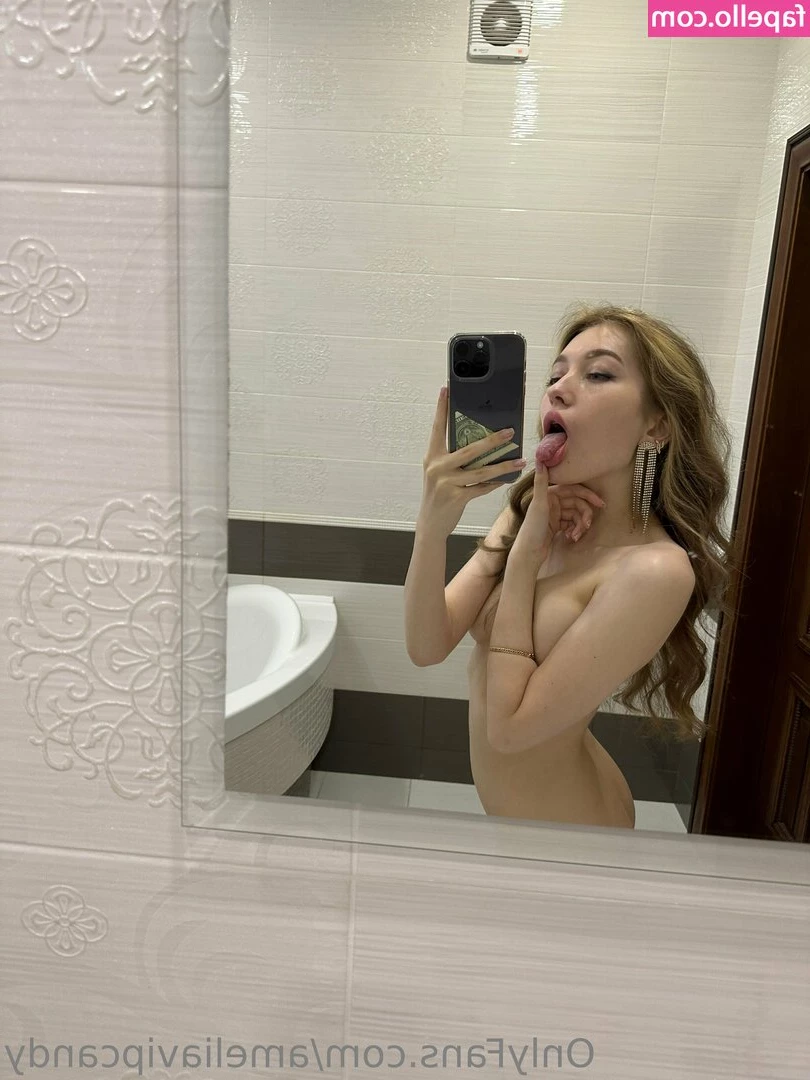 am_ami [ am-ami ] - Amanecí bien duro y con ganas de unas buenas mamadas