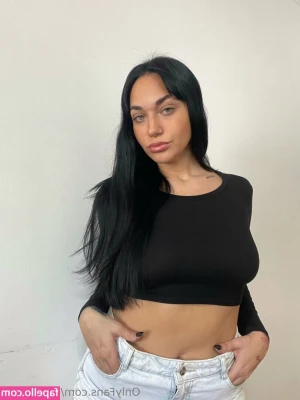 sofiiaflores - What can I get you baby?🌹