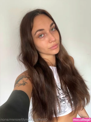 sofiiaflores - I feel prettier when my arms are in the air   🌸
