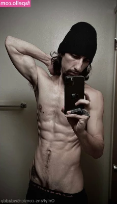 cr6wdaddy - i’m horny ik it’s the middle of the day so if ur at work pls jerk
