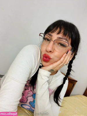 sirenaspicyxoxo - Online now replying to all messages 😚  message me now if you want